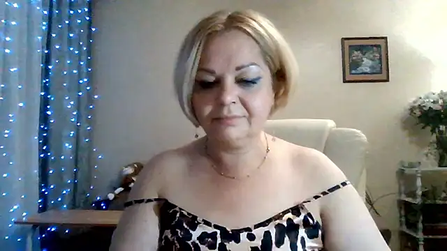 Snapshot of SofiyaPetrova chatting on May 27, 10:39 pm SofiyaPetrova online show from May 27, 10:39 pm