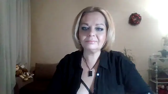 Snapshot of SofiyaPetrova chatting on February 9, 5:22 pm SofiyaPetrova online show from February 9, 5:22 pm