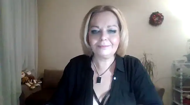 Snapshot of SofiyaPetrova chatting on February 9, 9:49 pm SofiyaPetrova online show from February 9, 9:49 pm