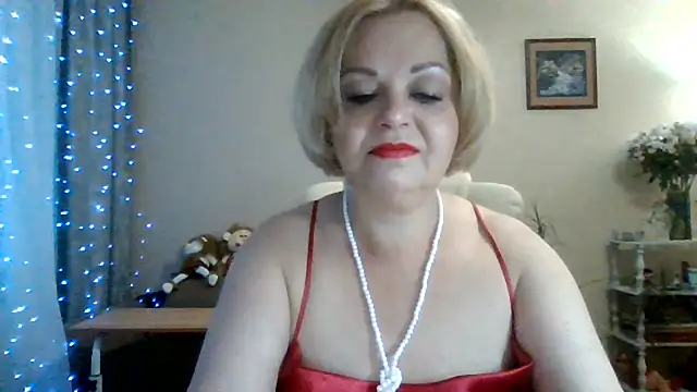 Snapshot of SofiyaPetrova chatting on May 28, 6:03 pm SofiyaPetrova online show from May 28, 6:03 pm