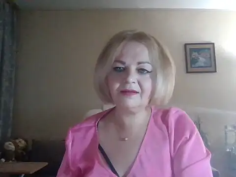 Snapshot of SofiyaPetrova chatting on October 21, 3:33 pm SofiyaPetrova online show from October 21, 3:33 pm