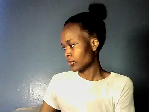 Snapshot of cyberbunnie chatting on February 6, 6:46 pm cyberbunnie online show from February 6, 6:46 pm