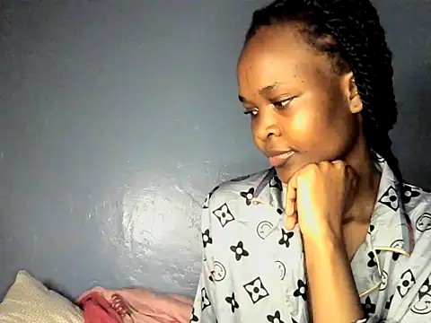 Snapshot of cyberbunnie chatting on December 21, 2:47 pm cyberbunnie online show from December 21, 2:47 pm