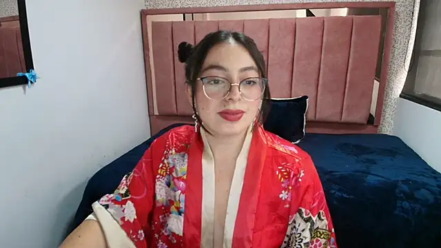 Snapshot of MiaWils_ chatting on May 20, 6:49 pm MiaWils online show from May 20, 6:49 pm