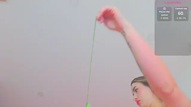 dollface17 online show from June 10, 12:45 am