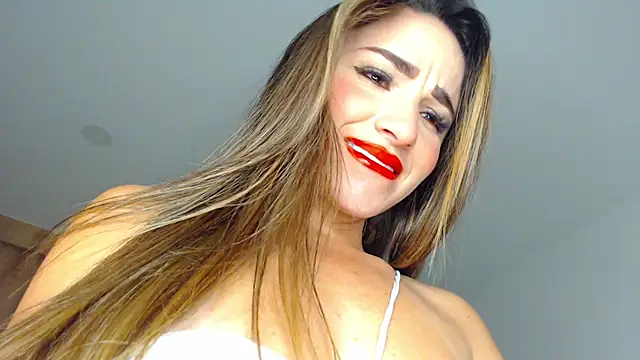 dollface17 online show from March 1, 2:48 am