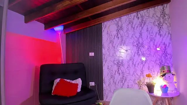 Snapshot of chloe_blue chatting on October 30, 11:19 am chloe blue online show from October 30, 11:19 am