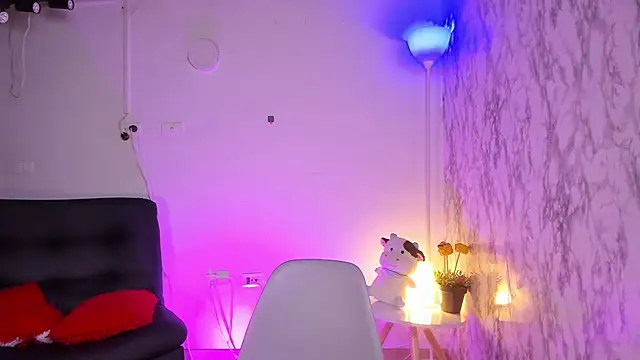 Snapshot of chloe_blue chatting on December 4, 11:20 am chloe blue online show from December 4, 11:20 am