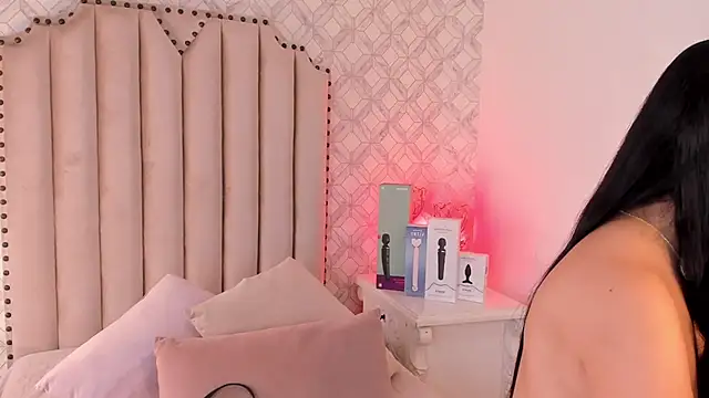Snapshot of Charlotte__08 chatting on February 5, 7:20 pm Charlotte 08 online show from February 5, 7:20 pm
