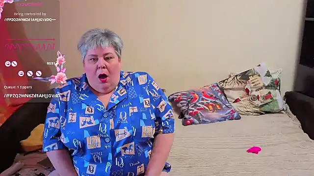 Snapshot of Baunti5555 chatting on February 7, 8:33 am Baunti5555 online show from February 7, 8:33 am