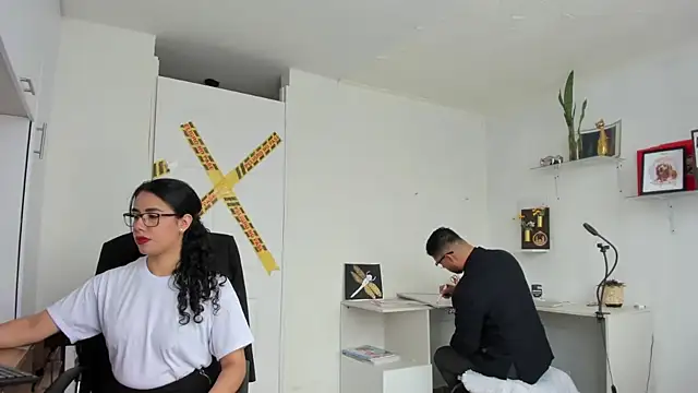 Snapshot of susana_monroy chatting on December 2, 4:30 pm susana monroy online show from December 2, 4:30 pm