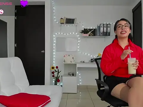 susana monroy online show from April 13, 7:29 pm