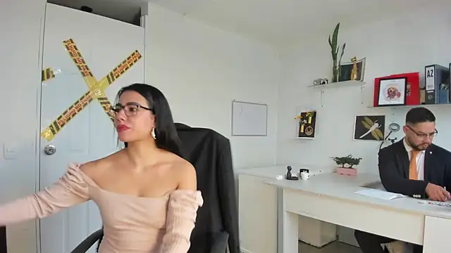 Snapshot of susana_monroy chatting on December 16, 12:09 pm susana monroy online show from December 16, 12:09 pm