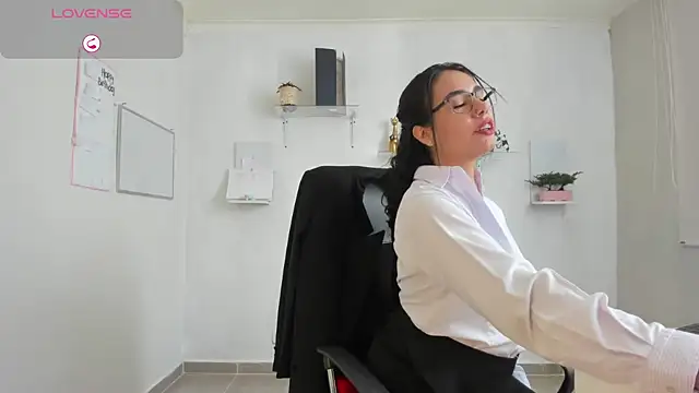 Snapshot of susana_monroy chatting on September 22, 5:52 pm susana monroy online show from September 22, 5:52 pm