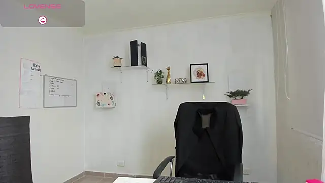 Snapshot of susana_monroy chatting on October 6, 5:57 pm susana monroy online show from October 6, 5:57 pm
