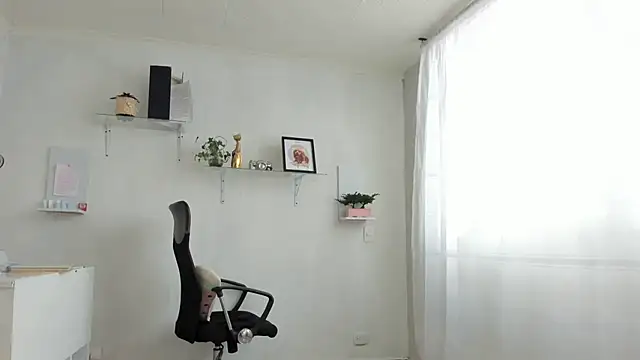 Snapshot of susana_monroy chatting on October 23, 6:50 pm susana monroy online show from October 23, 6:50 pm