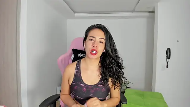 Snapshot of susana_monroy chatting on February 21, 9:22 pm susana monroy online show from February 21, 9:22 pm