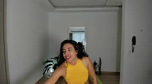 Snapshot of susana_monroy chatting on February 2, 11:21 pm susana monroy online show from February 2, 11:21 pm