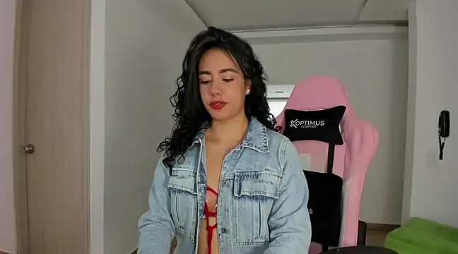 Snapshot of susana_monroy chatting on February 20, 8:36 pm susana monroy online show from February 20, 8:36 pm