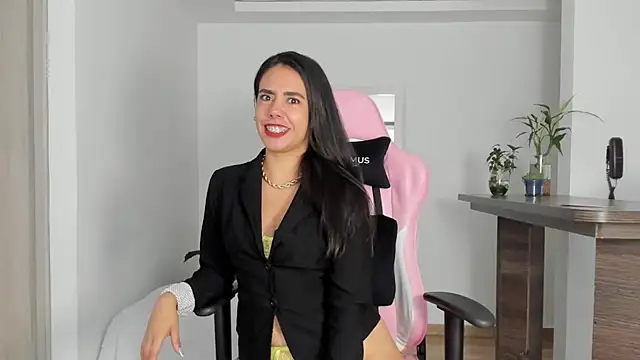 Snapshot of susana_monroy chatting on March 21, 9:01 pm susana monroy online show from March 21, 9:01 pm