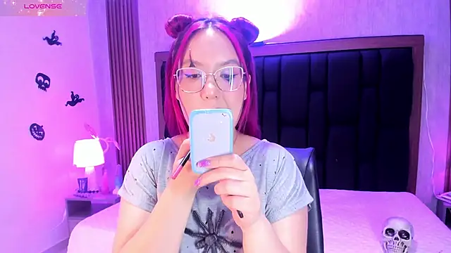 sweet--emily online show from October 30, 4:11 am