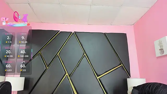 Snapshot of MilanZaire chatting on November 22, 12:32 am MilanZaire online show from November 22, 12:32 am