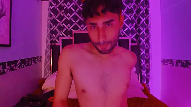 Snapshot of MilanZaire chatting on October 31, 6:26 pm MilanZaire online show from October 31, 6:26 pm