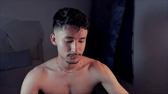 Snapshot of dimitri_targaryen chatting on November 20, 11:36 pm dimitri targaryen online show from November 20, 11:36 pm