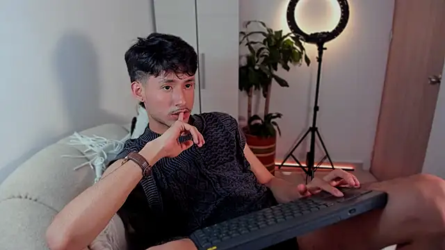 Snapshot of dimitri_targaryen chatting on January 10, 9:44 am dimitri targaryen online show from January 10, 9:44 am
