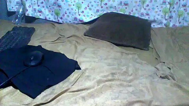 Snapshot of little__joy chatting on May 8, 4:00 pm little joy online show from May 8, 4:00 pm