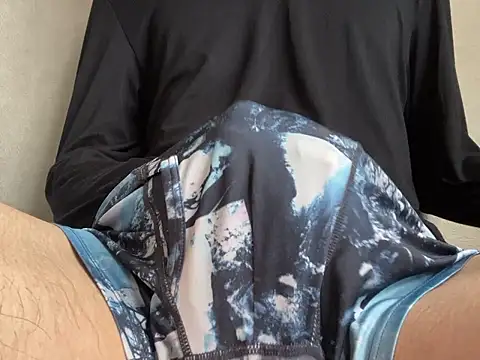 Snapshot of lkun9 chatting on October 26, 2:45 am lkun9 online show from October 26, 2:45 am