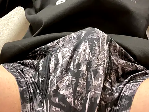 Snapshot of lkun9 chatting on December 2, 7:32 am lkun9 online show from December 2, 7:32 am