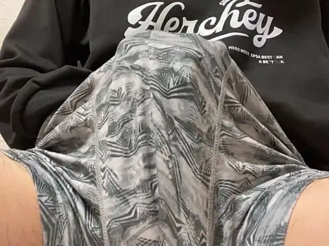 Snapshot of lkun9 chatting on December 1, 8:15 am lkun9 online show from December 1, 8:15 am