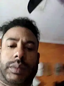 Snapshot of Negroricobaby chatting on February 25, 11:59 pm Negroricobaby online show from February 25, 11:59 pm