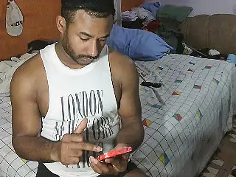 Snapshot of Negroricobaby chatting on March 8, 4:23 am Negroricobaby online show from March 8, 4:23 am