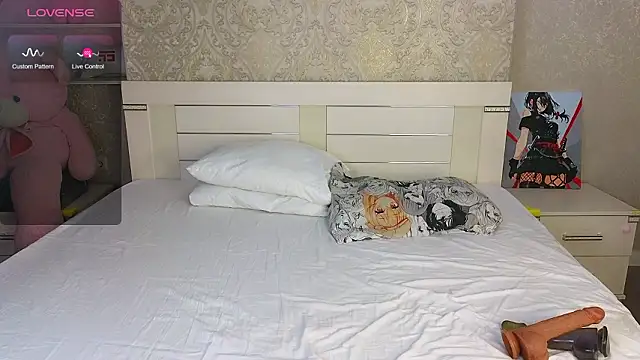 Diana Moon  online show from March 11, 2:49 am