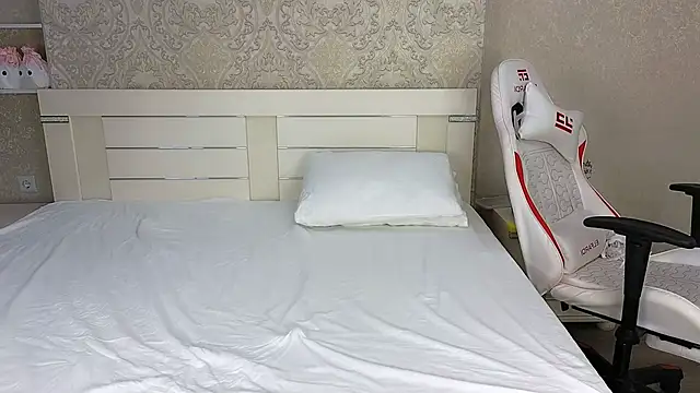 Diana Moon  online show from September 14, 4:07 pm