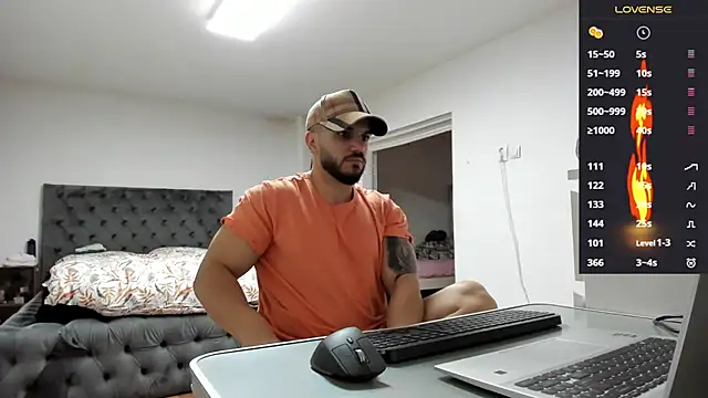 supermanboy94 online show from March 31, 6:04 am