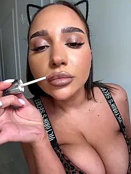 Snapshot of CardiSweetBaby chatting on October 1, 1:15 pm CardiSweetBaby online show from October 1, 1:15 pm