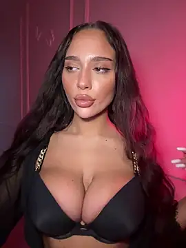 Snapshot of CardiSweetBaby chatting on December 14, 7:52 pm CardiSweetBaby online show from December 14, 7:52 pm