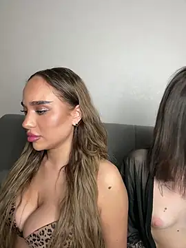 Snapshot of CardiSweetBaby chatting on March 22, 5:41 pm CardiSweetBaby online show from March 22, 5:41 pm