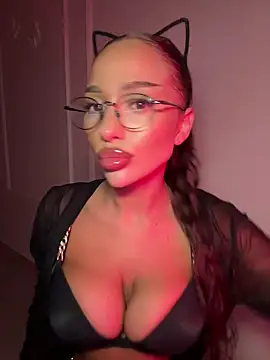 Snapshot of CardiSweetBaby chatting on November 27, 7:58 pm CardiSweetBaby online show from November 27, 7:58 pm