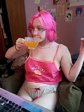 DeviJonson online show from February 18, 11:00 am