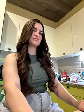 Karolina llove online show from November 4, 9:35 am