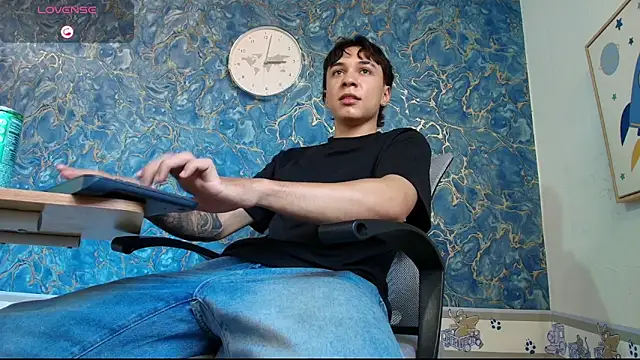 Snapshot of Rhaegal_hot chatting on November 9, 8:02 pm Rhaegal hot online show from November 9, 8:02 pm