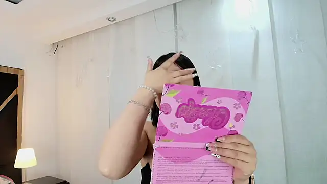 Snapshot of lina_bedoya_ chatting on October 6, 11:44 am lina bedoya online show from October 6, 11:44 am