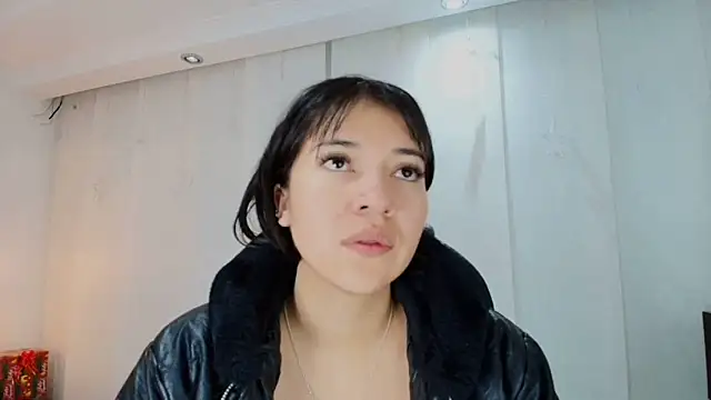 lina bedoya  online show from December 19, 11:45 am