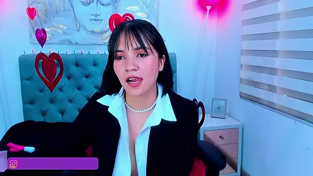 Snapshot of lina_bedoya_ chatting on February 13, 11:39 am lina bedoya online show from February 13, 11:39 am