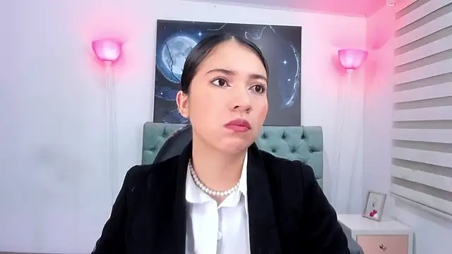Snapshot of lina_bedoya_ chatting on March 19, 11:39 am lina bedoya online show from March 19, 11:39 am