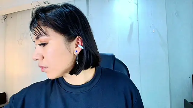 lina bedoya  online show from February 26, 11:43 am